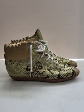 El Vaquero Gold Metallic Lace-Up High-Top Sneakers Size 38